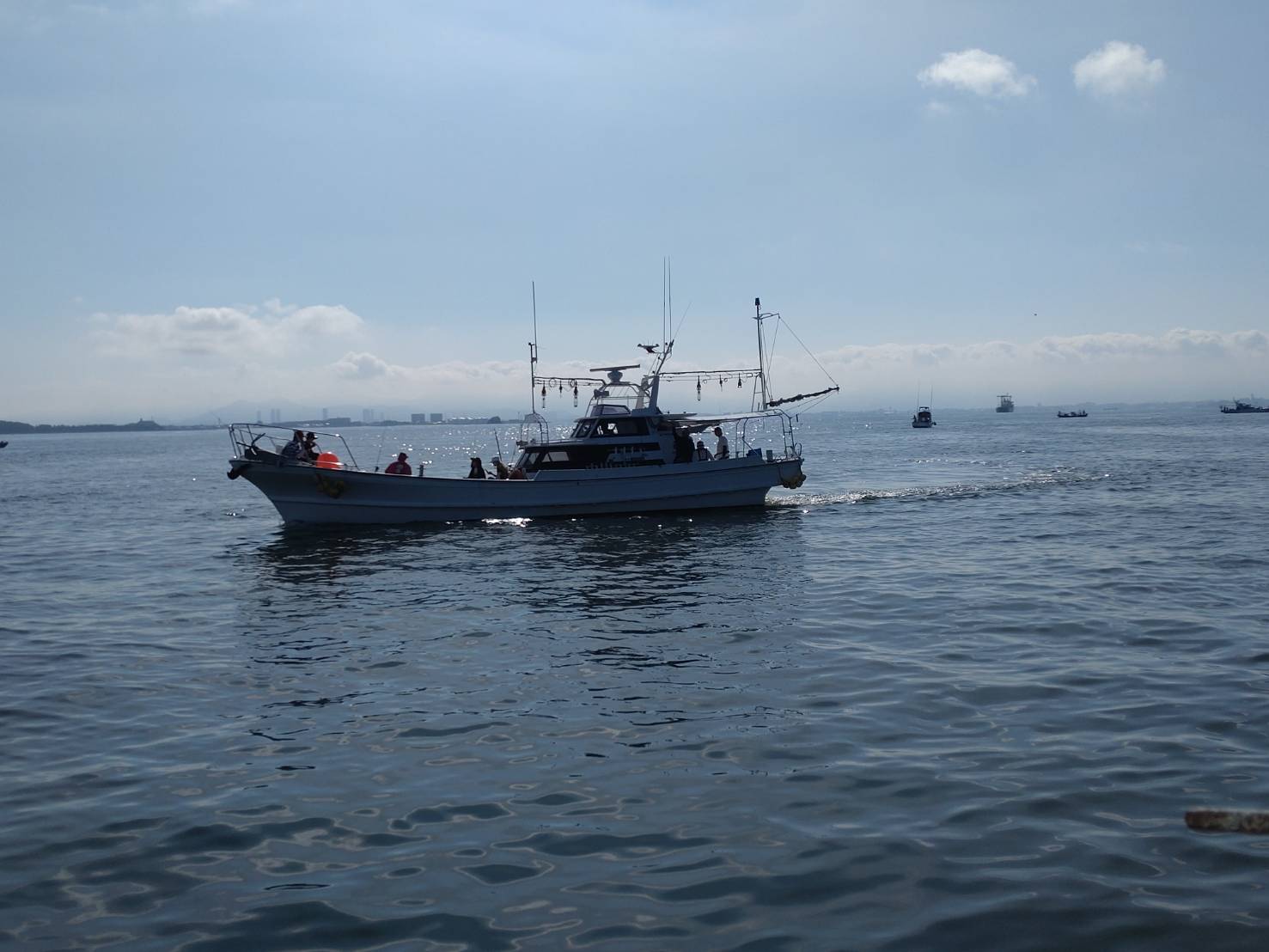 太刀魚釣り大会の風景1